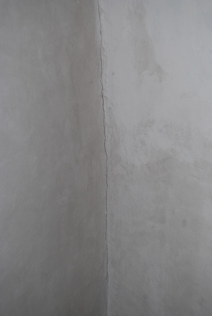 D4703